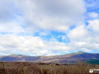 Pueblos Negros de la arquitectura negra - Sierra Norte de Guadalajara; escapadas madrid sierra ruta 